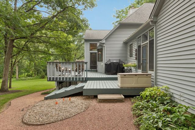 14 Brierwoods Lane, Hawthorn Woods, IL 60047