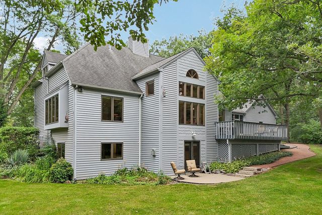 14 Brierwoods Lane, Hawthorn Woods, IL 60047