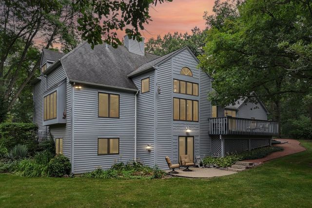 14 Brierwoods Lane, Hawthorn Woods, IL 60047