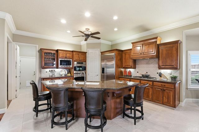 297 W Harold Griswold Way, Hanford, CA 93230