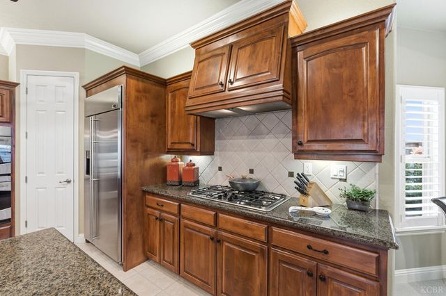 297 W Harold Griswold Way, Hanford, CA 93230