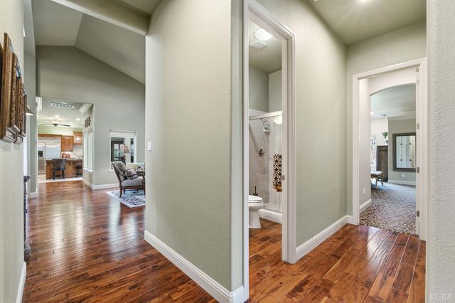 297 W Harold Griswold Way, Hanford, CA 93230