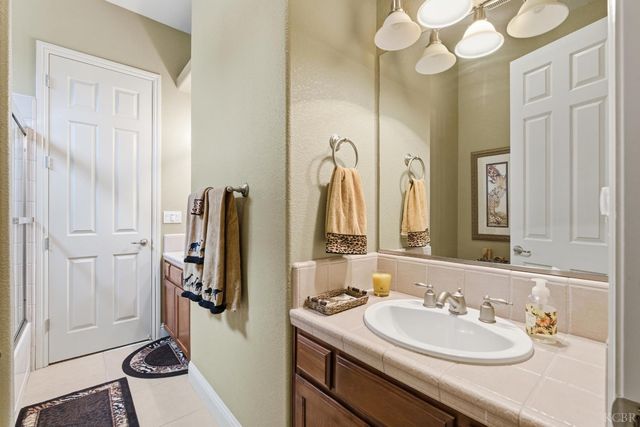 297 W Harold Griswold Way, Hanford, CA 93230