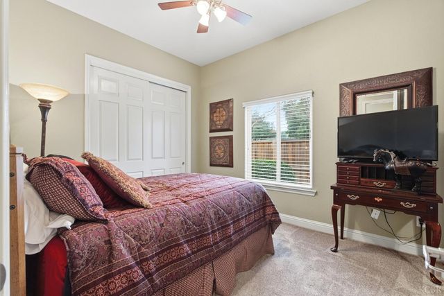 297 W Harold Griswold Way, Hanford, CA 93230