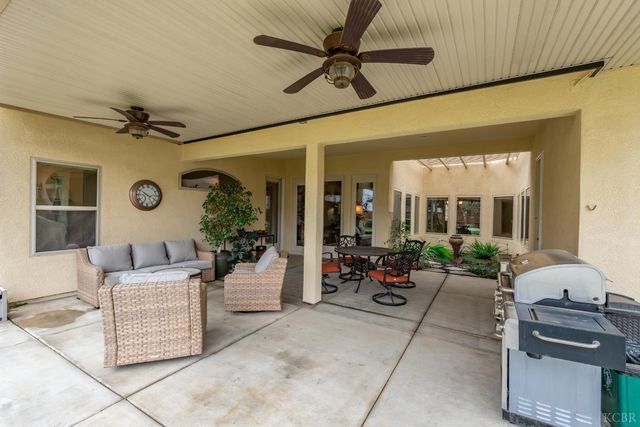 297 W Harold Griswold Way, Hanford, CA 93230