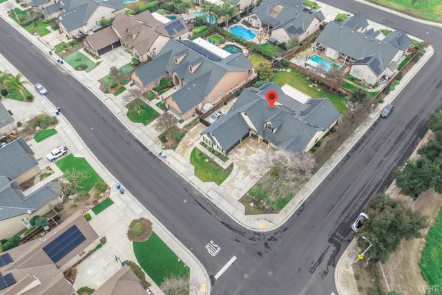 297 W Harold Griswold Way, Hanford, CA 93230