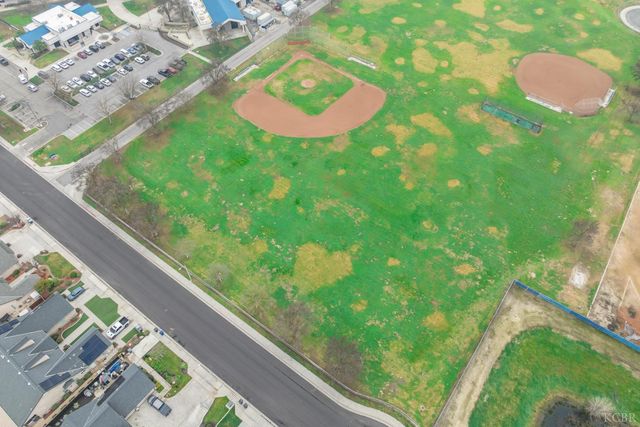 297 W Harold Griswold Way, Hanford, CA 93230