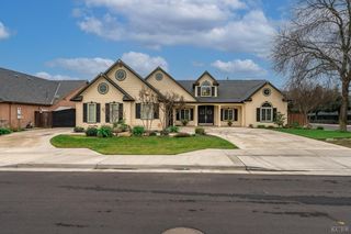 297 W Harold Griswold Way, Hanford, CA 93230