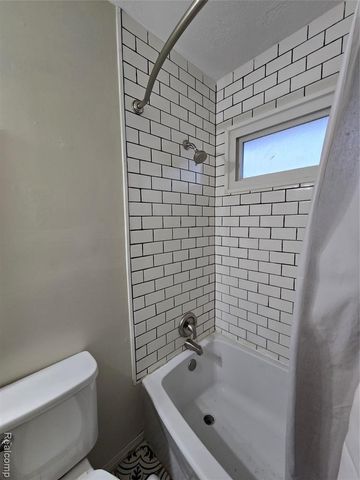 6465 Monrovia Drive, Waterford, MI 48329