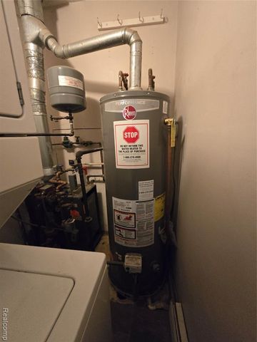 6465 Monrovia Drive, Waterford, MI 48329