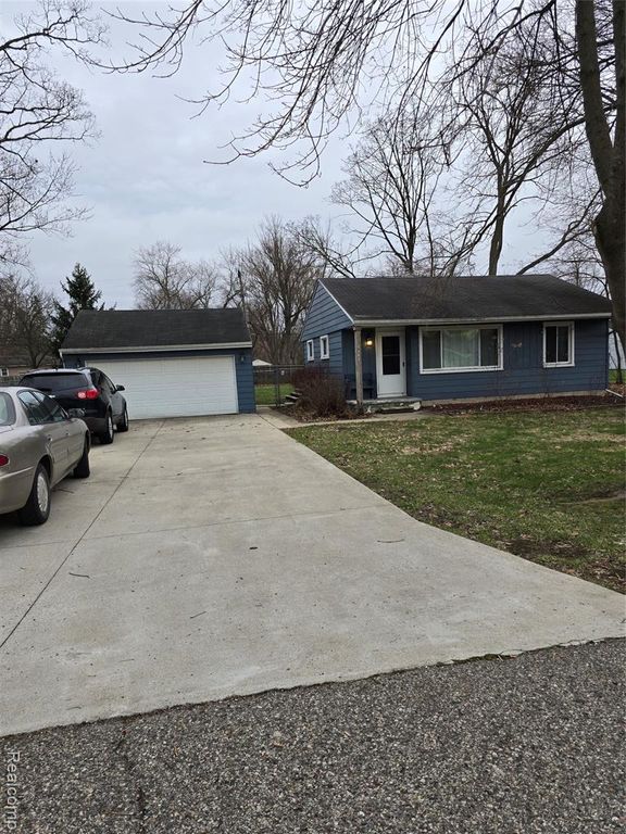 6465 Monrovia Drive, Waterford, MI 48329