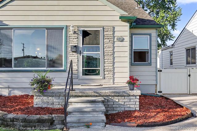 14991 College Avenue, Allen Park, MI 48101