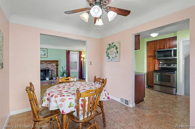 14991 College Avenue, Allen Park, MI 48101