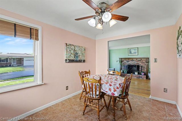 14991 College Avenue, Allen Park, MI 48101