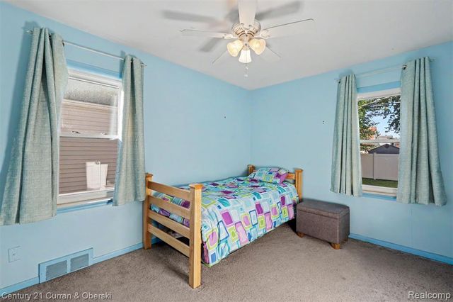 14991 College Avenue, Allen Park, MI 48101