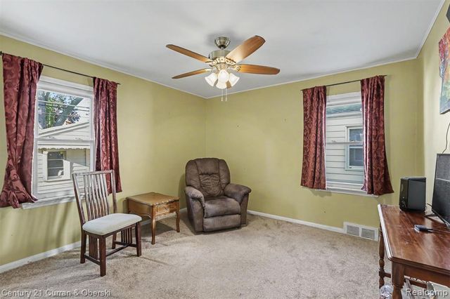 14991 College Avenue, Allen Park, MI 48101