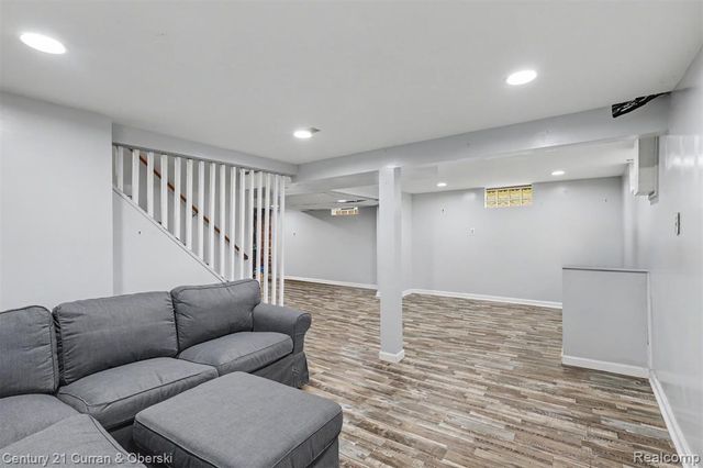 14991 College Avenue, Allen Park, MI 48101