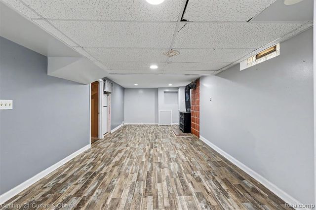 14991 College Avenue, Allen Park, MI 48101