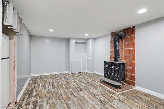 14991 College Avenue, Allen Park, MI 48101