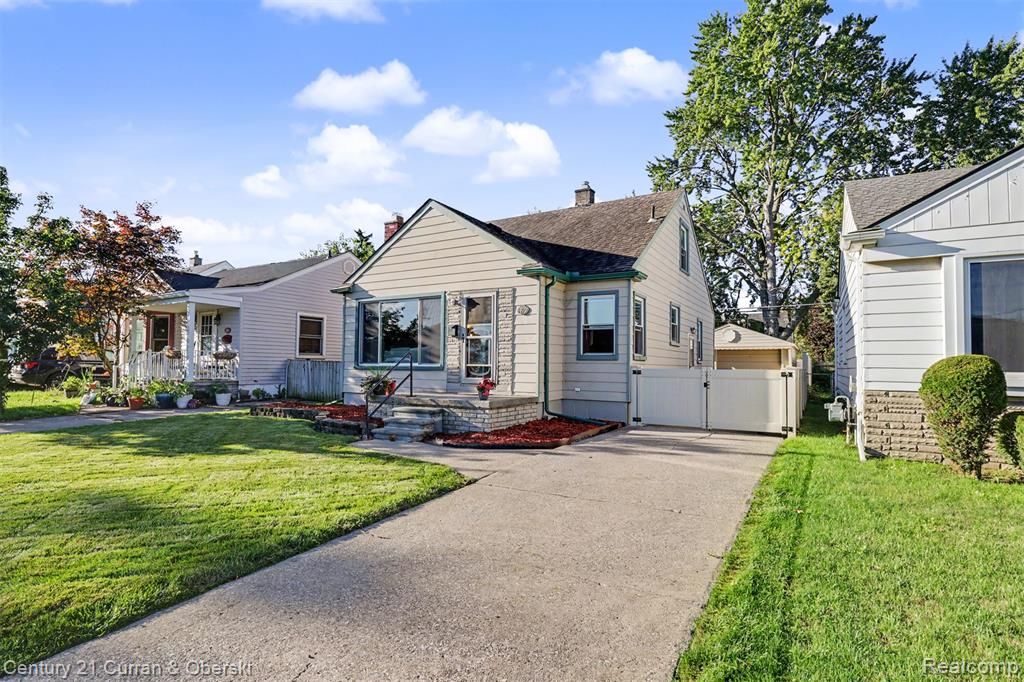 14991 College Avenue, Allen Park, MI 48101