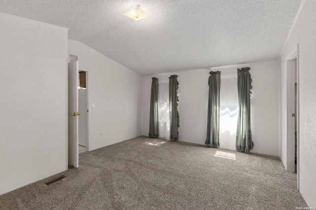 182 AUSTIN LN, Lakehills, TX 78063