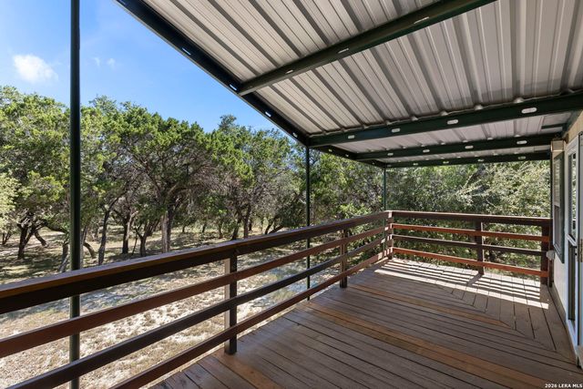 182 AUSTIN LN, Lakehills, TX 78063