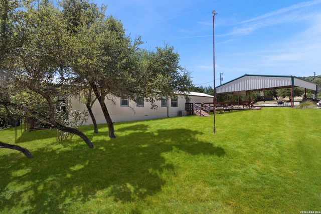 182 AUSTIN LN, Lakehills, TX 78063