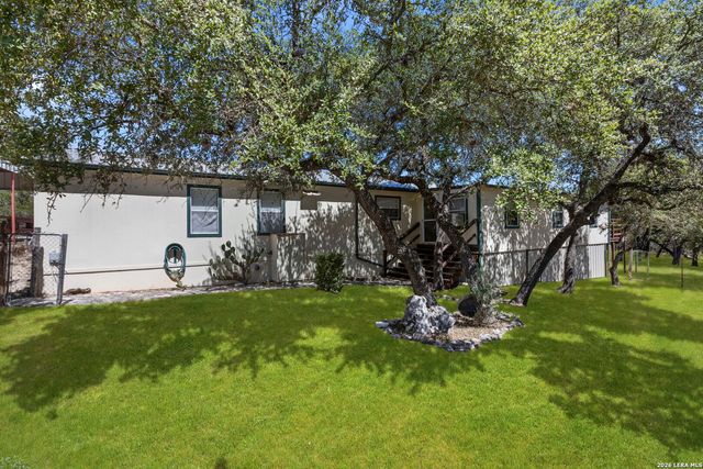 182 AUSTIN LN, Lakehills, TX 78063