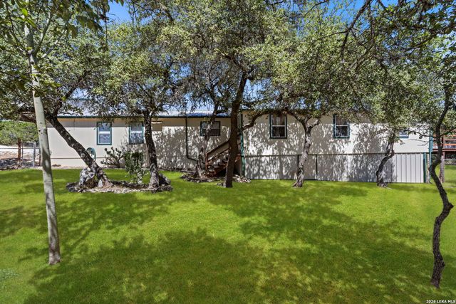 182 AUSTIN LN, Lakehills, TX 78063