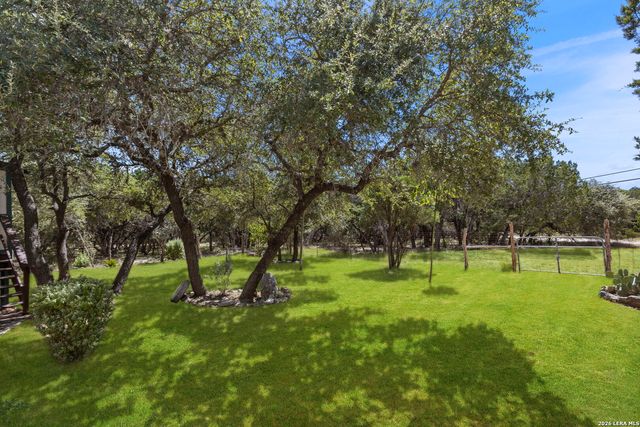 182 AUSTIN LN, Lakehills, TX 78063