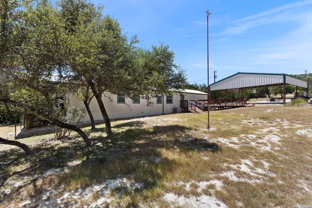 182 AUSTIN LN, Lakehills, TX 78063