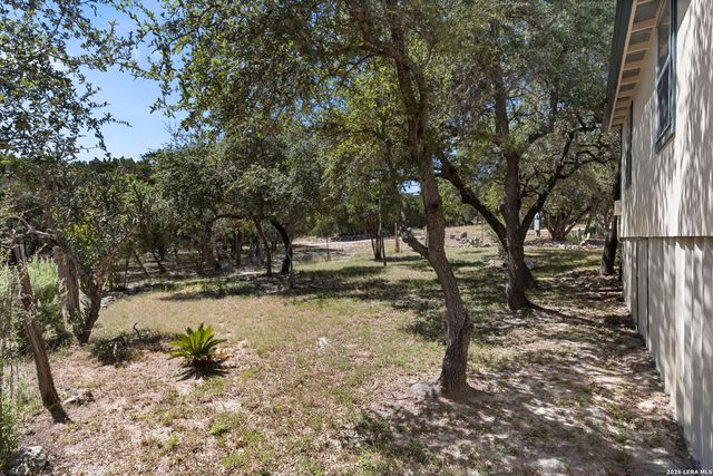 182 AUSTIN LN, Lakehills, TX 78063