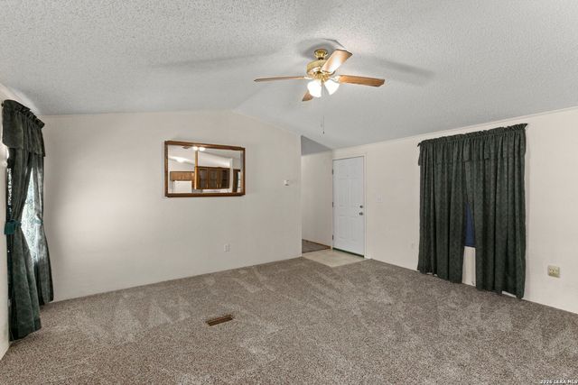 182 AUSTIN LN, Lakehills, TX 78063