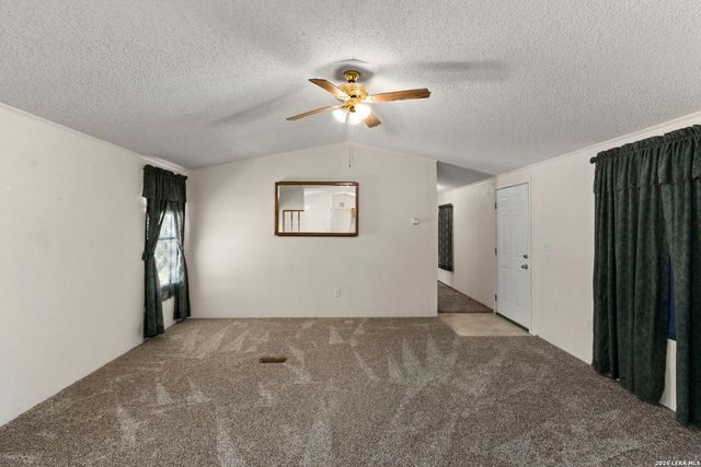 182 AUSTIN LN, Lakehills, TX 78063