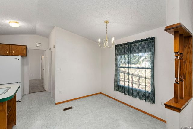 182 AUSTIN LN, Lakehills, TX 78063