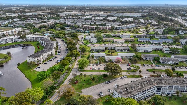 297 Farnham M, Deerfield Beach, FL 33442