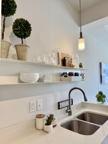 1900 12th Ave S Apt 420, Nashville, TN 37203