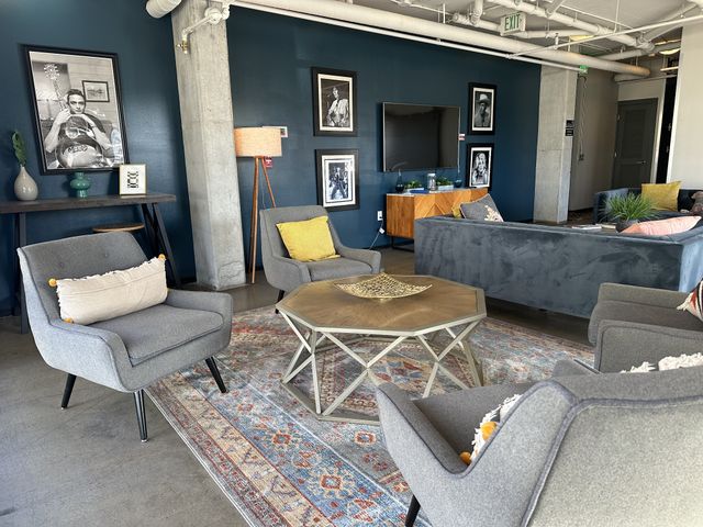 1900 12th Ave S Apt 420, Nashville, TN 37203