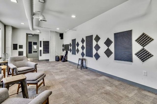 1900 12th Ave S Apt 420, Nashville, TN 37203