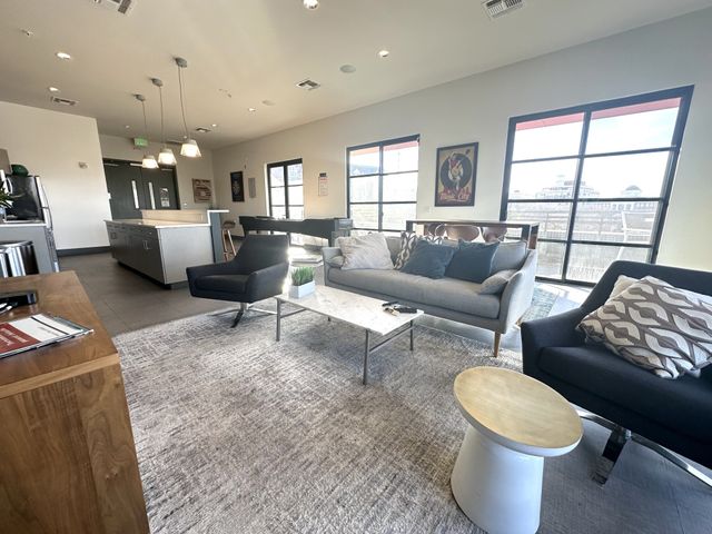 1900 12th Ave S Apt 420, Nashville, TN 37203