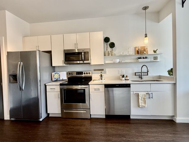 1900 12th Ave S Apt 420, Nashville, TN 37203