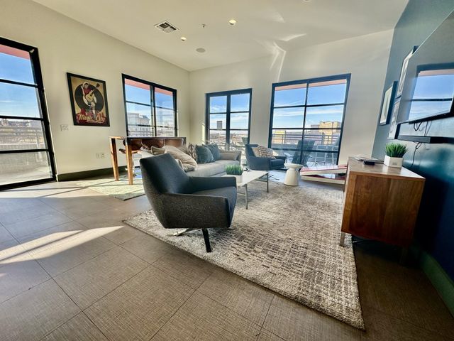 1900 12th Ave S Apt 420, Nashville, TN 37203