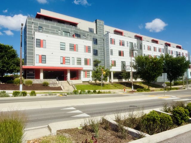 1900 12th Ave S Apt 420, Nashville, TN 37203