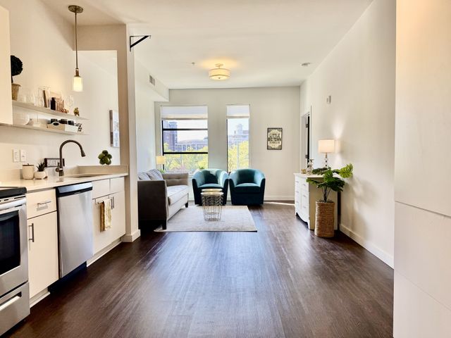 1900 12th Ave S Apt 420, Nashville, TN 37203