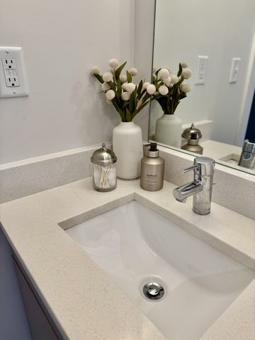 1900 12th Ave S Apt 420, Nashville, TN 37203