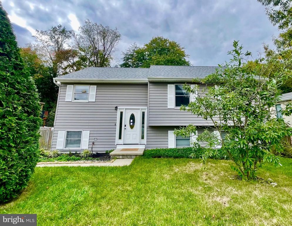 8024 ESCALON AVE, Pasadena, MD 21122