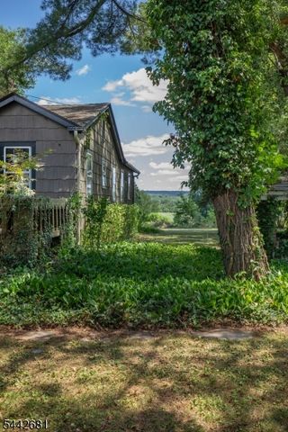 114 Amwell Rd, East Amwell Twp., NJ 08822