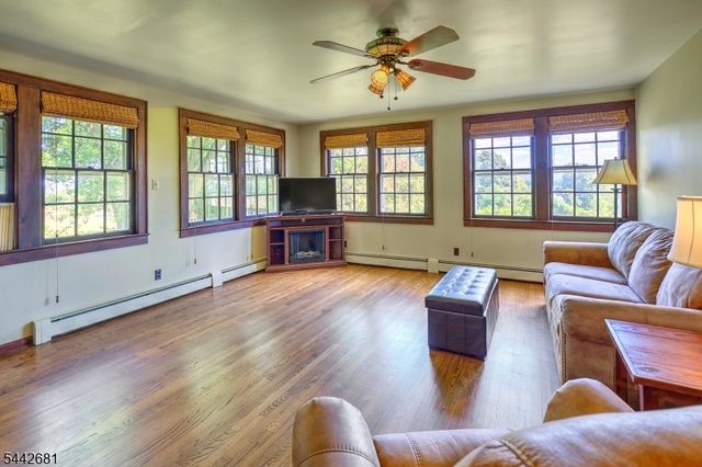 114 Amwell Rd, East Amwell Twp., NJ 08822