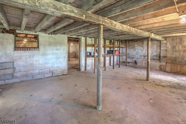 114 Amwell Rd, East Amwell Twp., NJ 08822