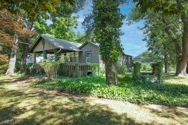 114 Amwell Rd, East Amwell Twp., NJ 08822